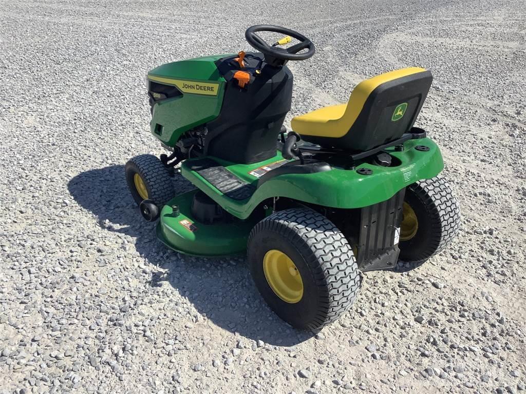 John Deere S100 Mauriņa traktors