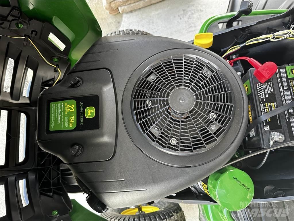 John Deere S130 Mauriņa traktors