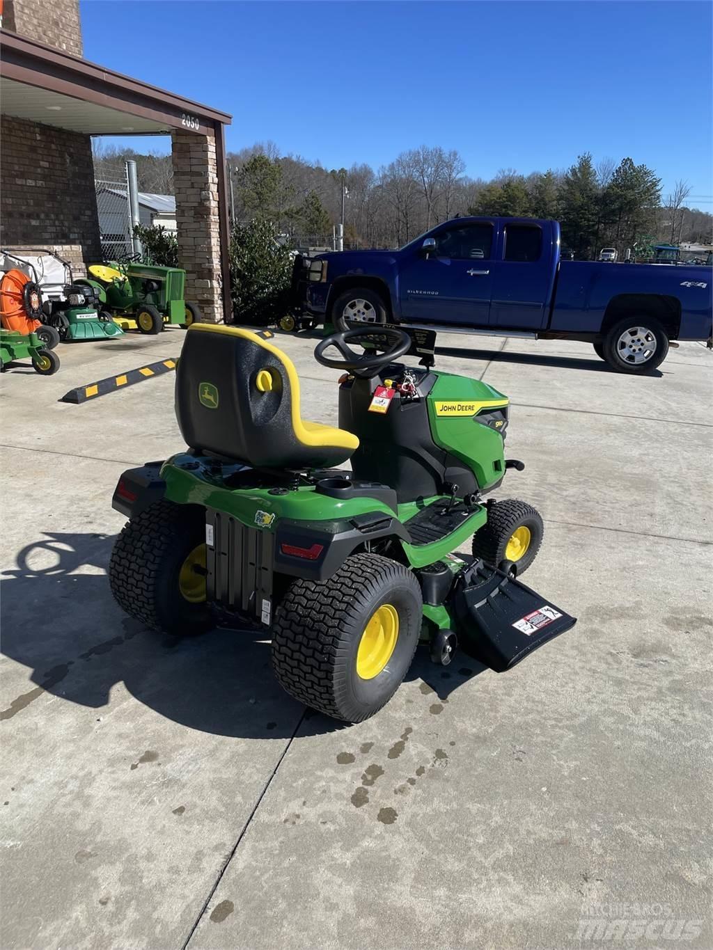 John Deere S160 Kompaktie traktori