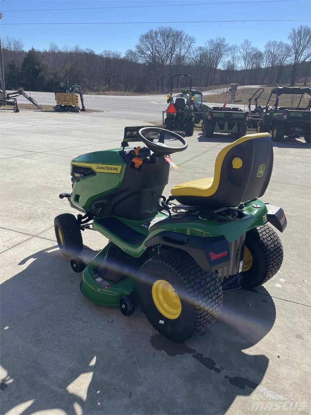 John Deere S160 Kompaktie traktori