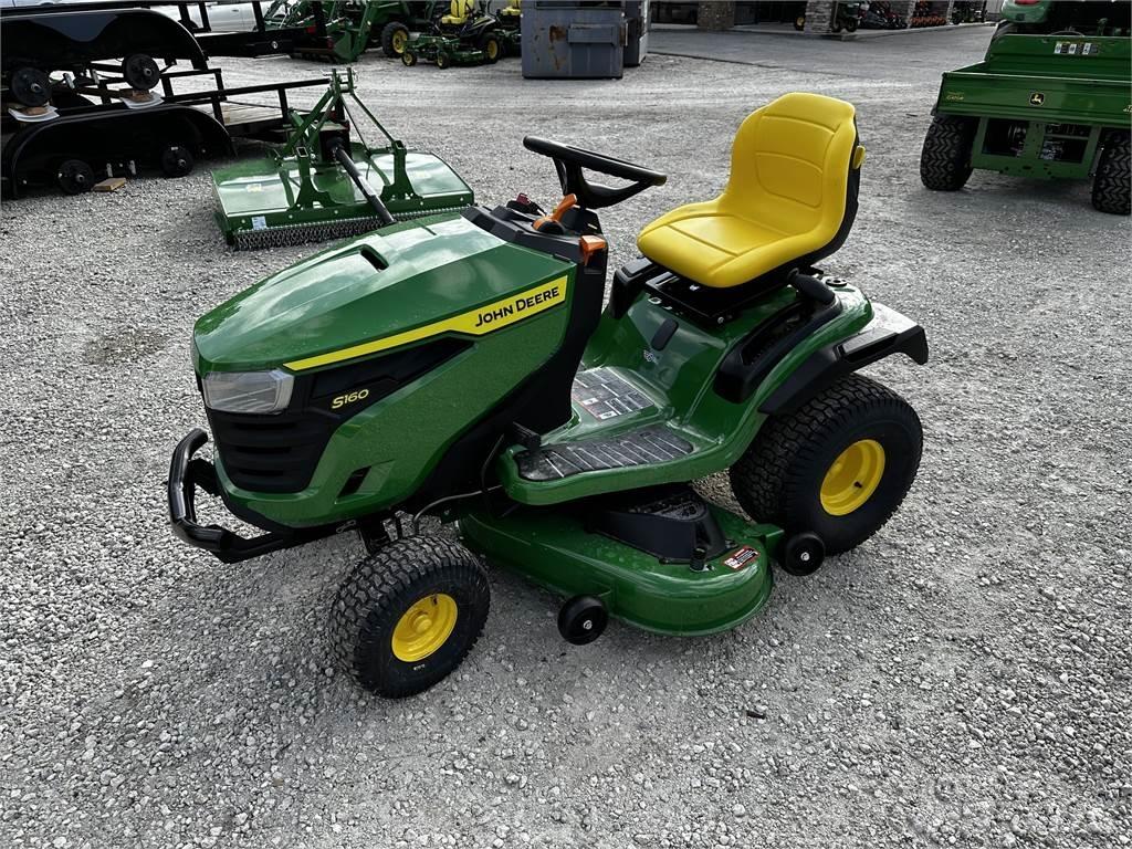John Deere S160 Kompaktie traktori