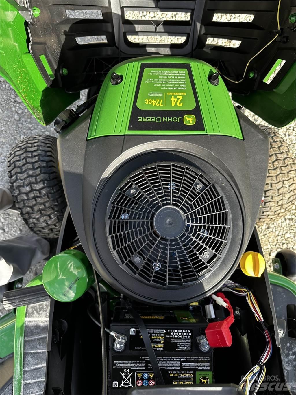 John Deere S160 Kompaktie traktori