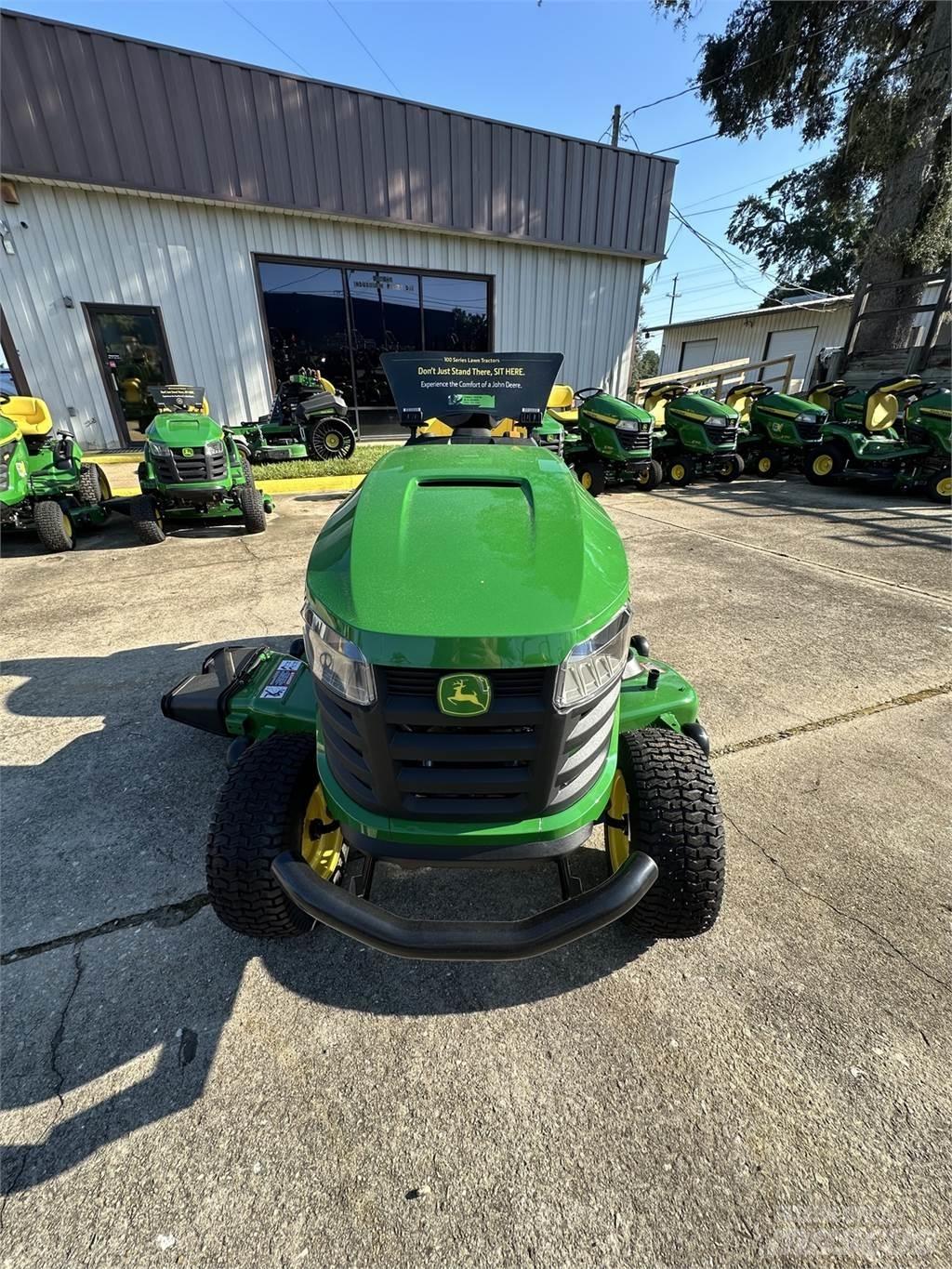 John Deere S180 Kompaktie traktori