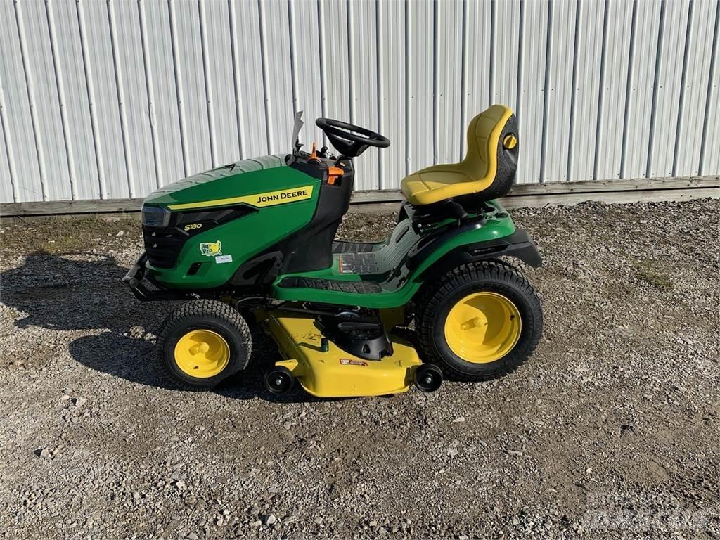 John Deere S180 Kompaktie traktori