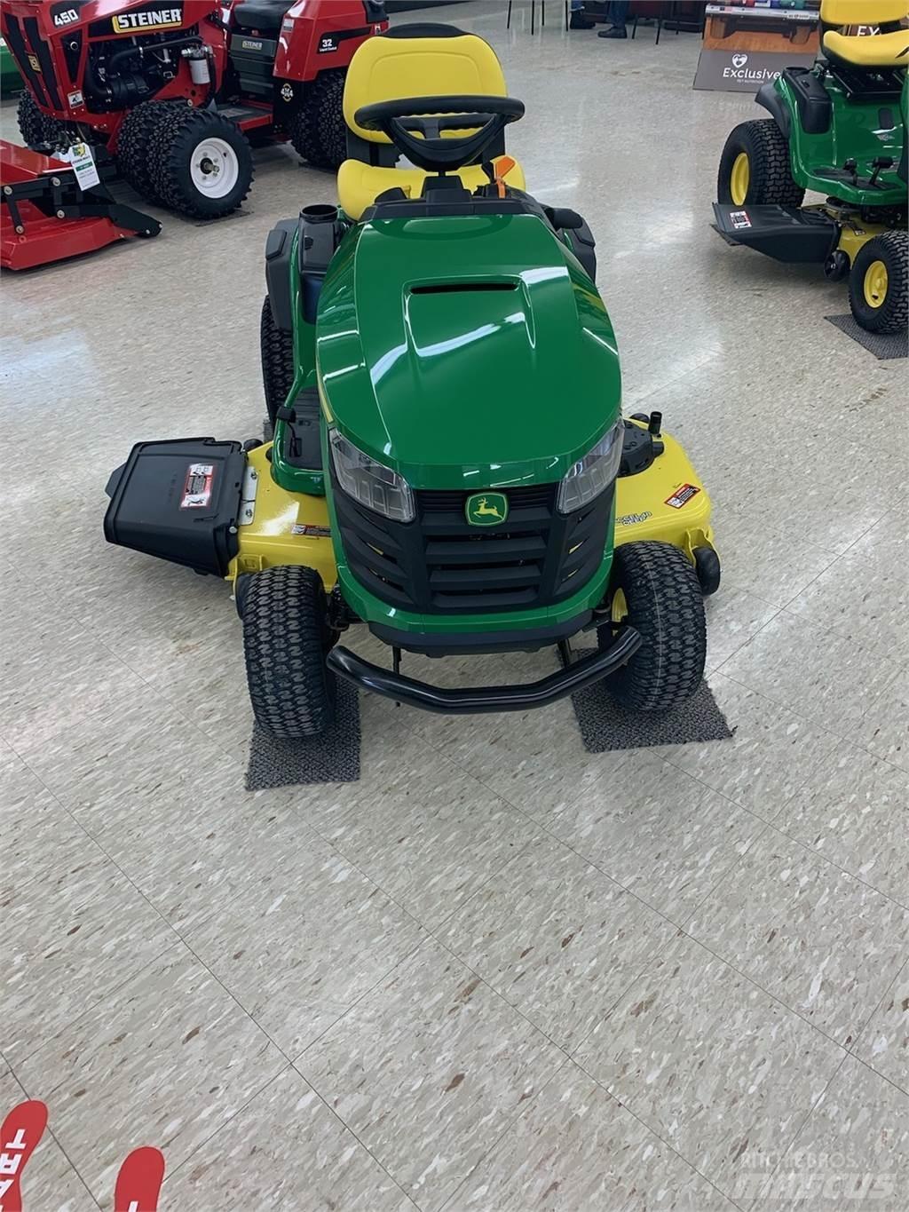 John Deere S240 Kompaktie traktori