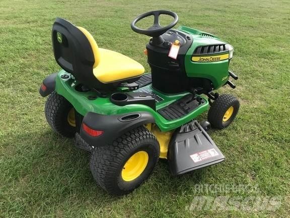 John Deere S240 Kompaktie traktori