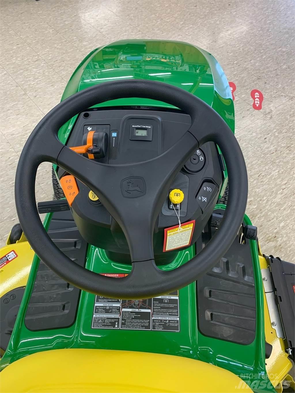 John Deere S240 Kompaktie traktori