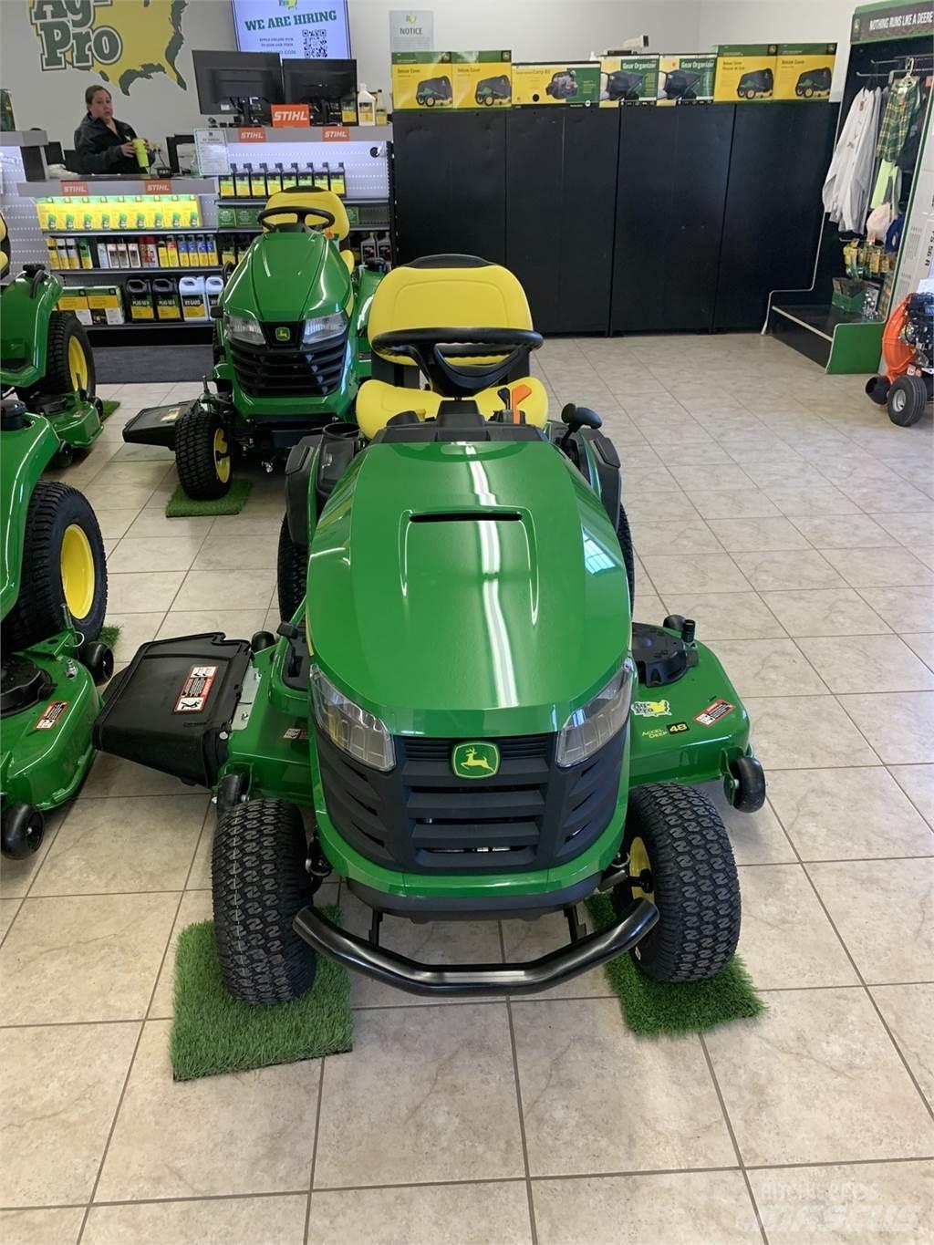 John Deere S240 Kompaktie traktori