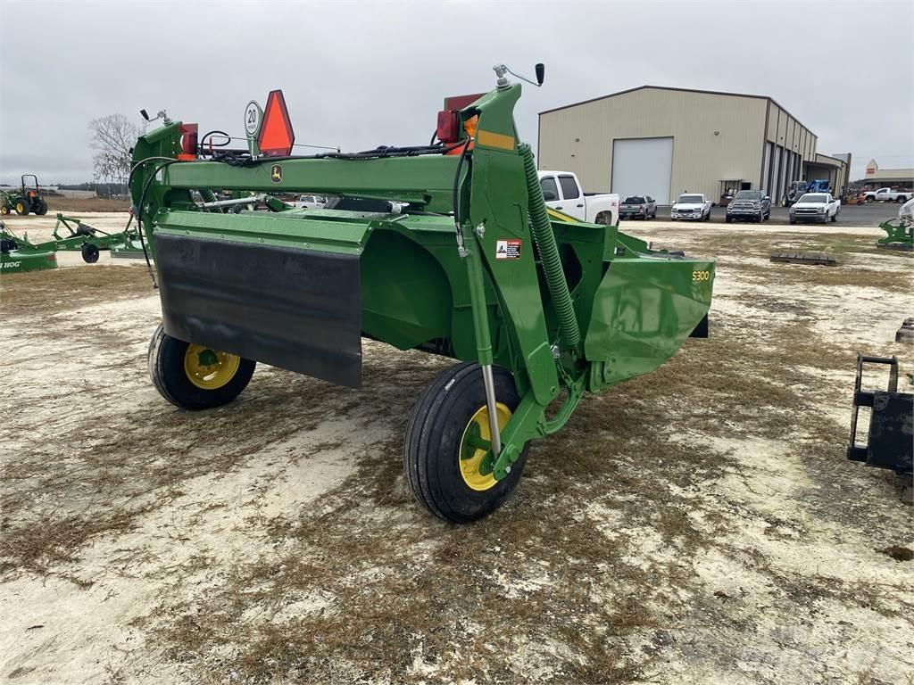 John Deere S300 Pļaujmašīnas ar kondicionieri