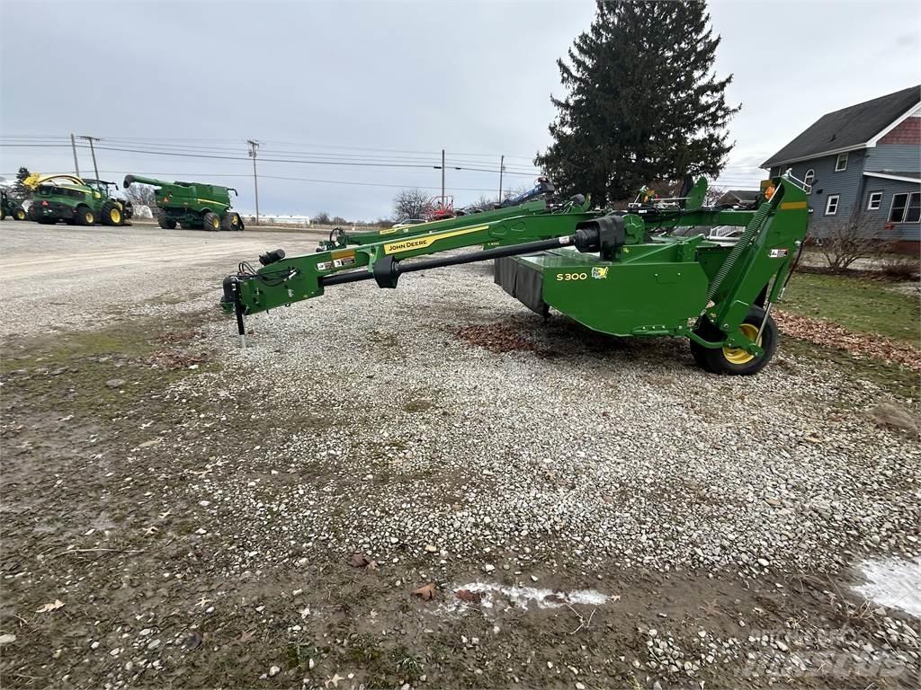 John Deere S300 Pļaujmašīnas ar kondicionieri