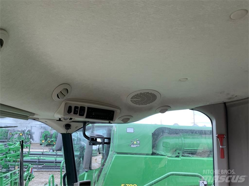 John Deere S680 Ražas novākšanas kombaini