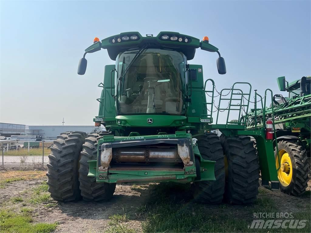 John Deere S680 Ražas novākšanas kombaini