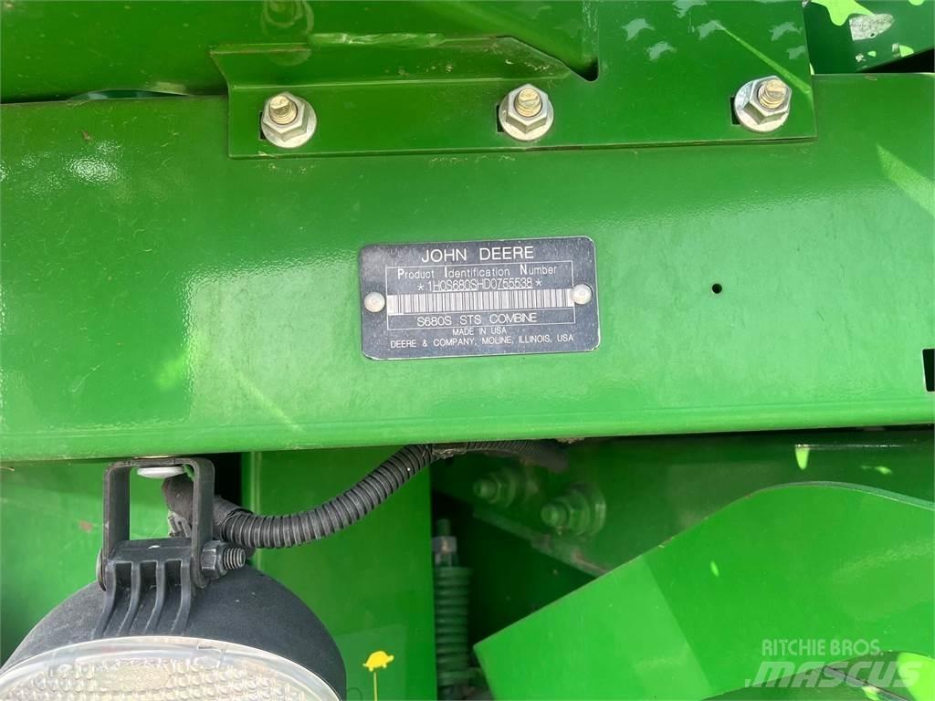 John Deere S680 Ražas novākšanas kombaini