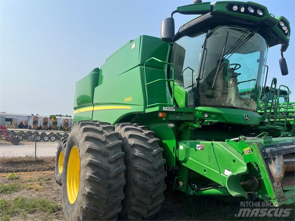 John Deere S680 Ražas novākšanas kombaini