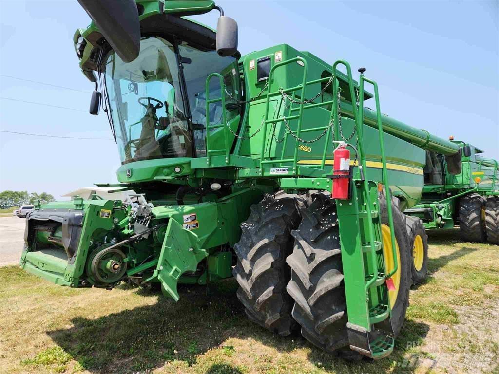 John Deere S680 Ražas novākšanas kombaini