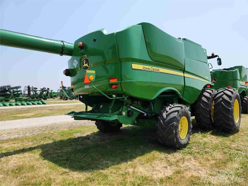 John Deere S680 Ražas novākšanas kombaini