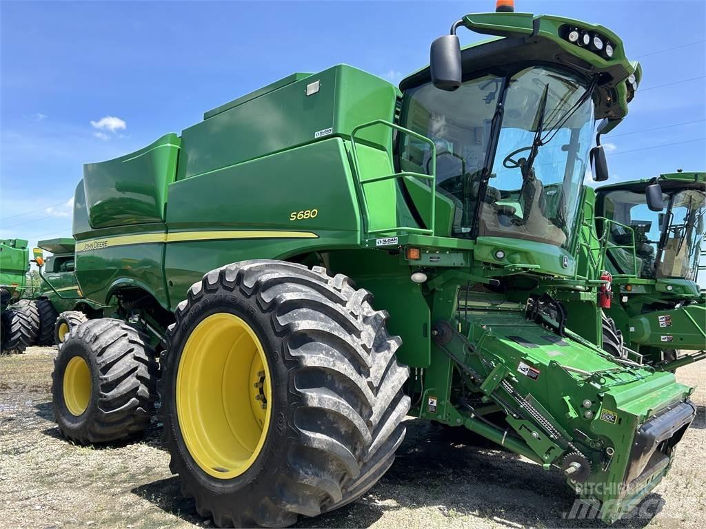 John Deere S680 Ražas novākšanas kombaini
