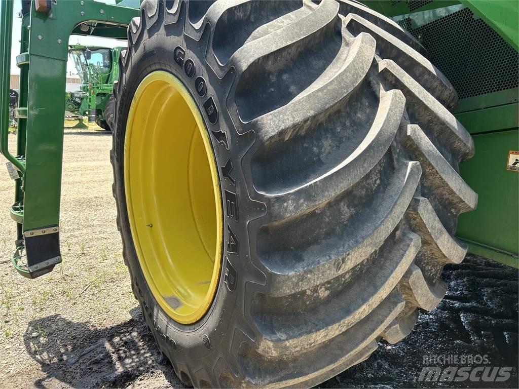 John Deere S680 Ražas novākšanas kombaini