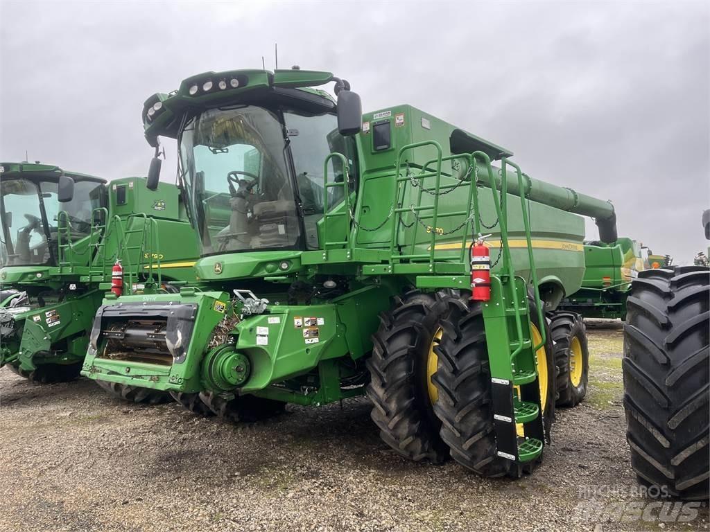 John Deere S770 Ražas novākšanas kombaini