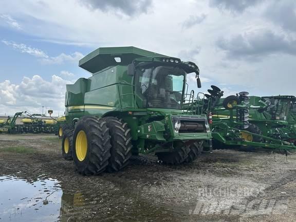John Deere S770 Ražas novākšanas kombaini