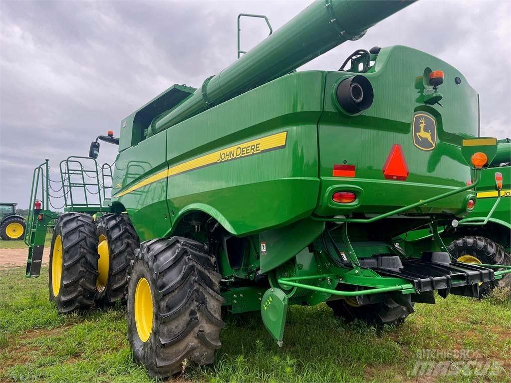 John Deere S780 Ražas novākšanas kombaini