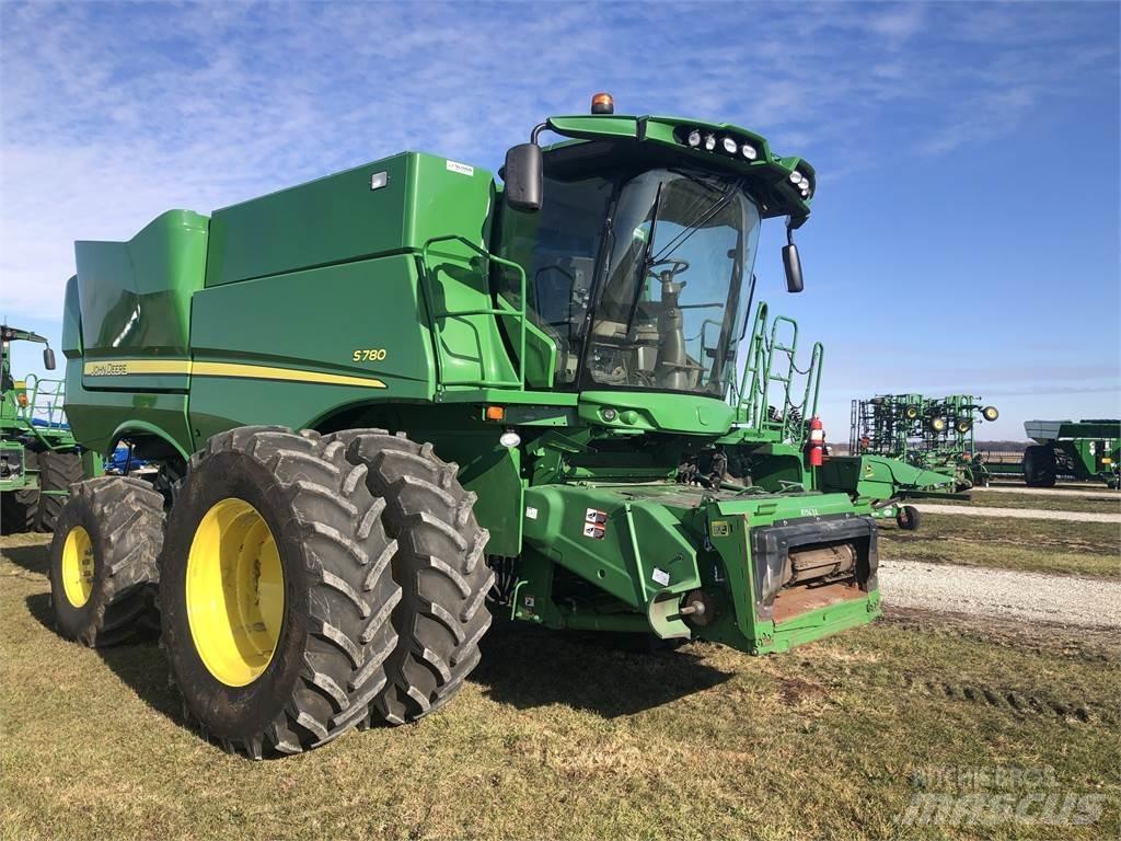John Deere S780 Ražas novākšanas kombaini