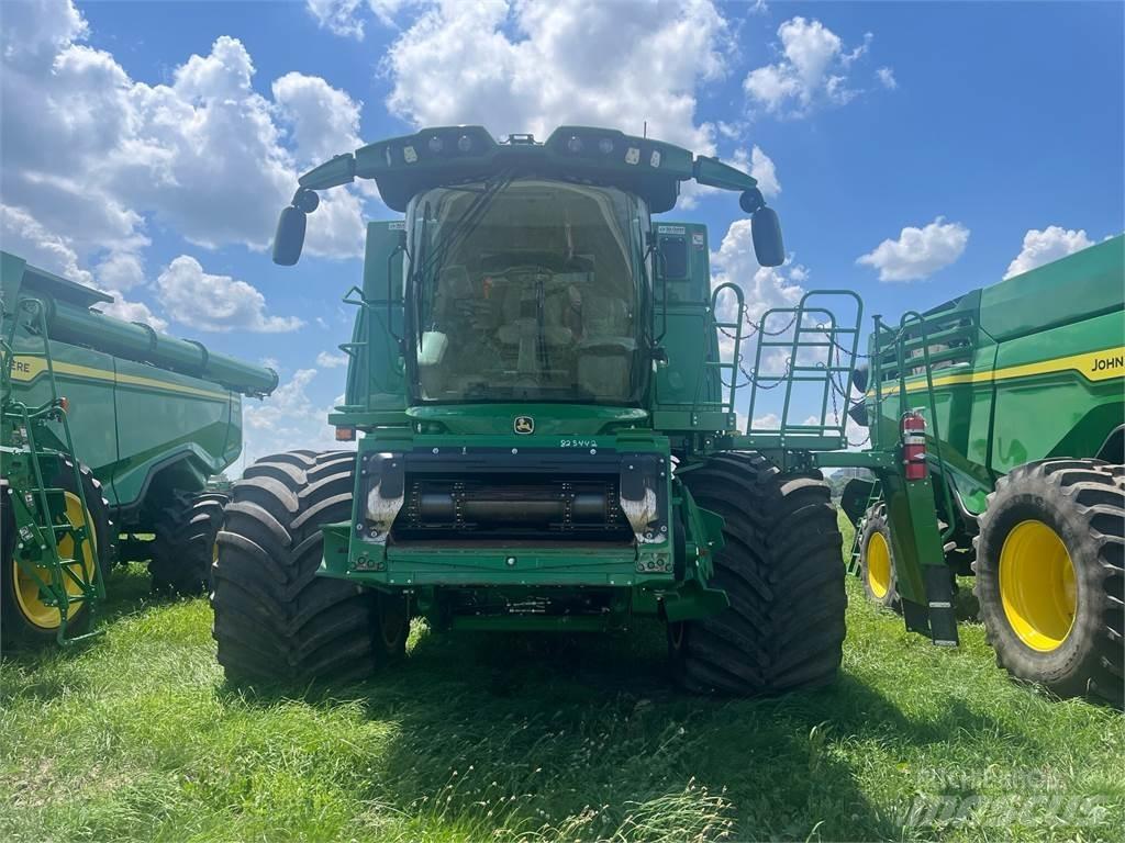 John Deere S790 Ražas novākšanas kombaini