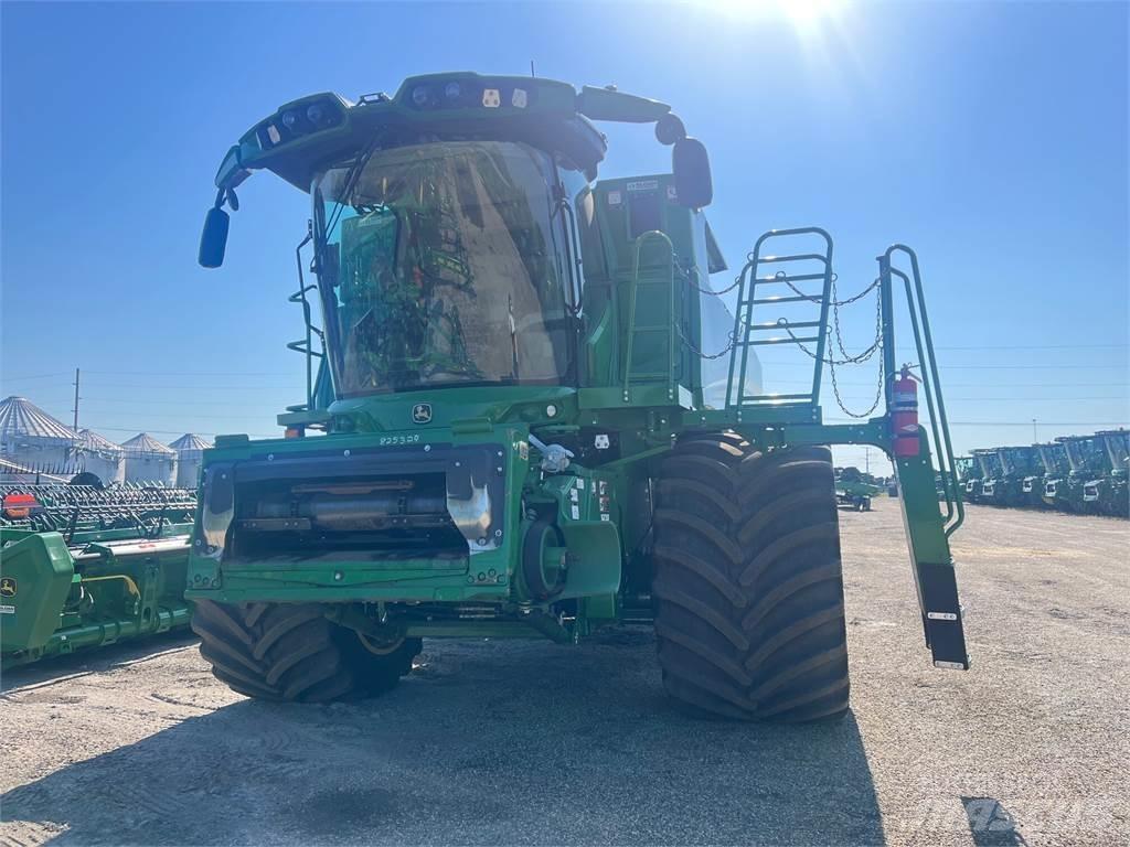 John Deere S790 Ražas novākšanas kombaini