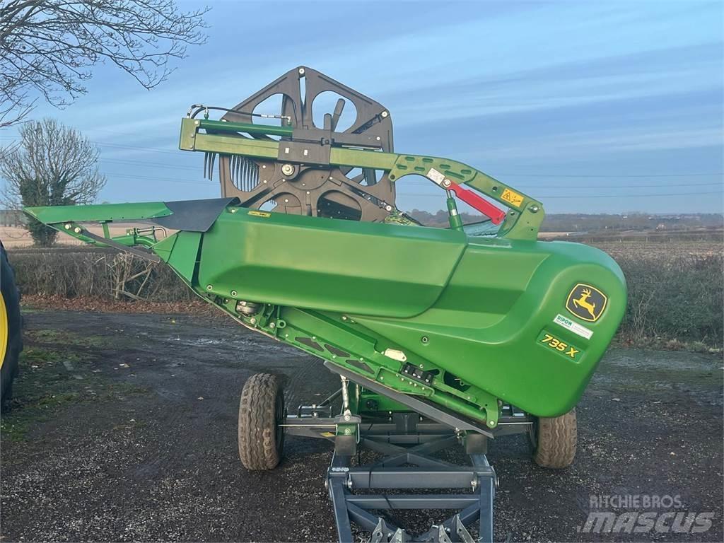 John Deere S790 Ražas novākšanas kombaini