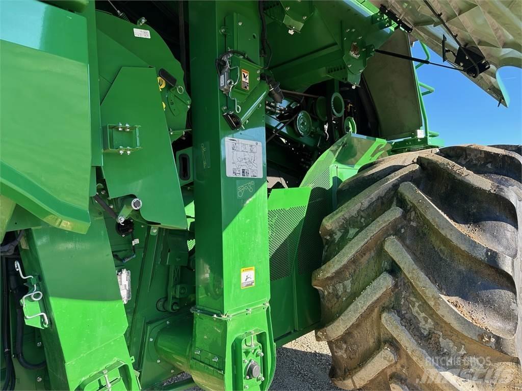 John Deere S790 Ražas novākšanas kombaini