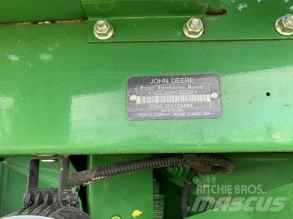 John Deere S790 Ražas novākšanas kombaini