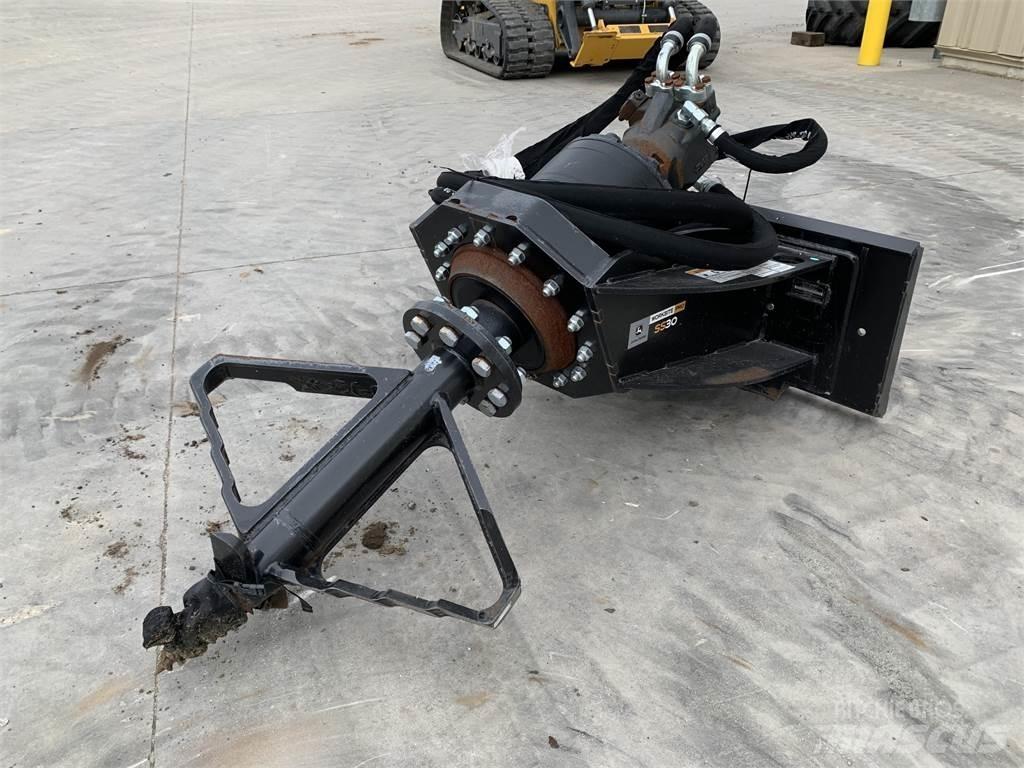 John Deere SS30 Koku stumbru frēze