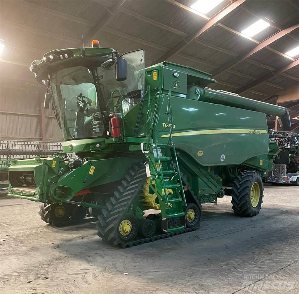 John Deere T670 Ražas novākšanas kombaini