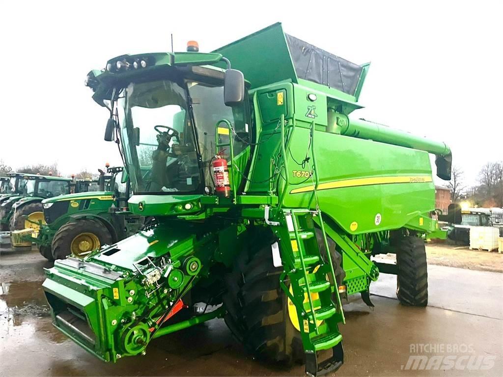 John Deere T670 Ražas novākšanas kombaini