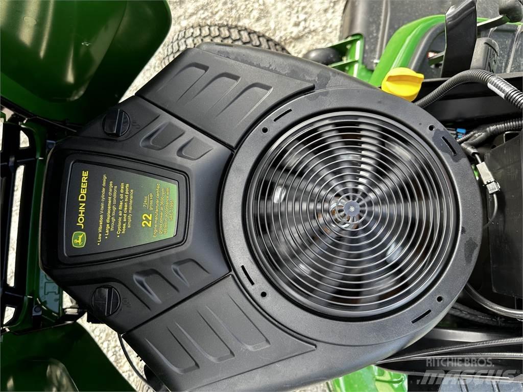 John Deere X330 Kompaktie traktori