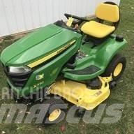 John Deere X330 Kompaktie traktori