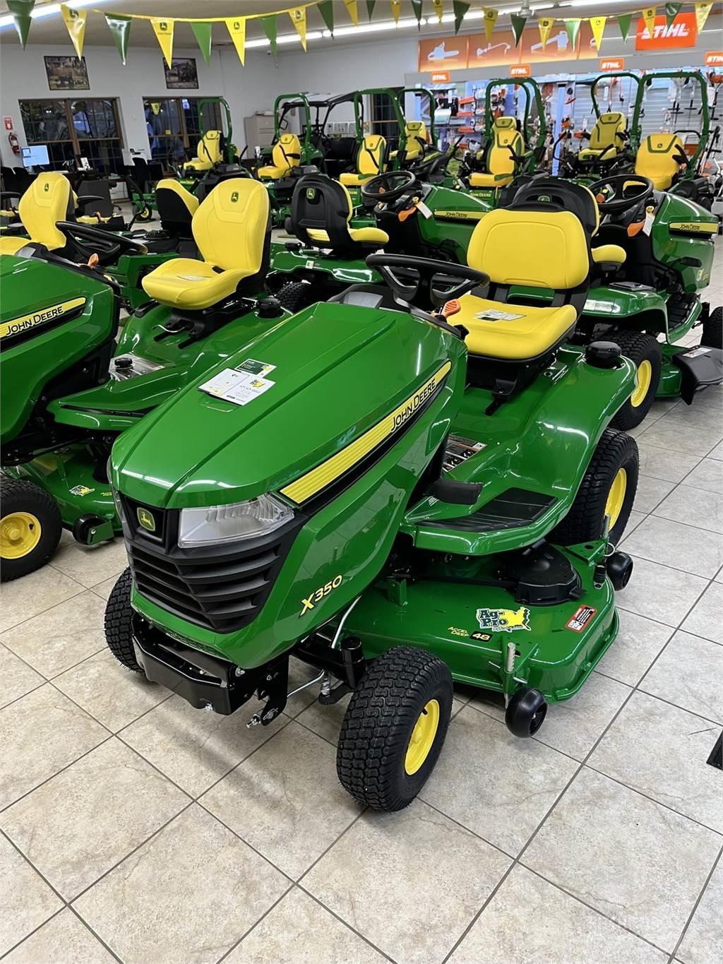 John Deere X350 Kompaktie traktori