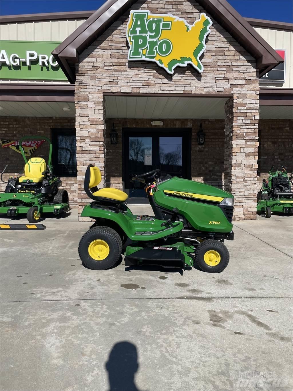 John Deere X350 Kompaktie traktori