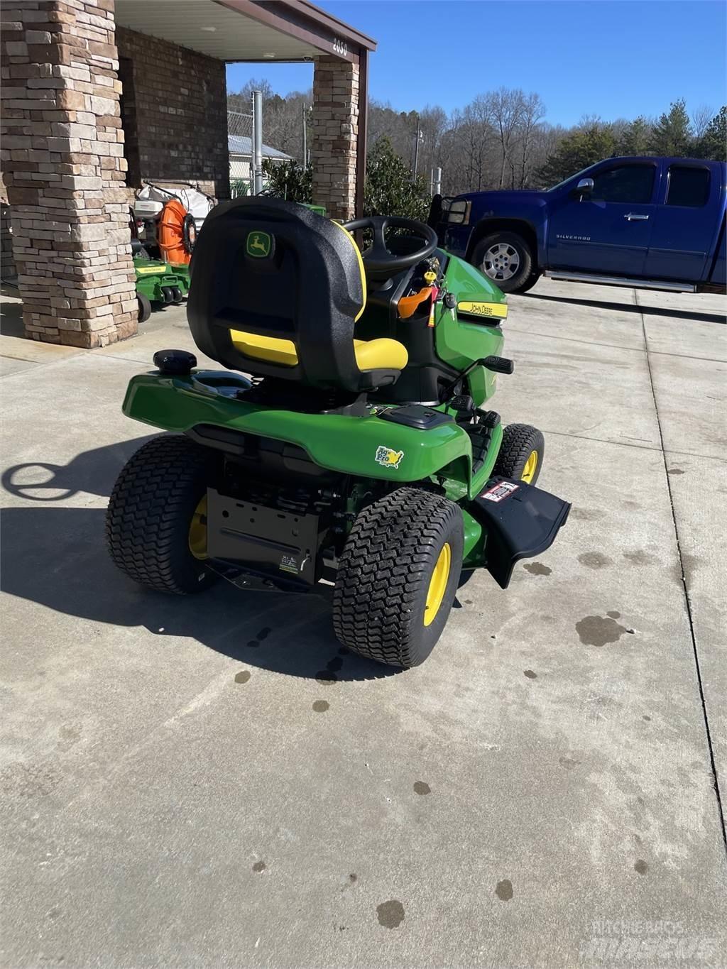 John Deere X350 Kompaktie traktori
