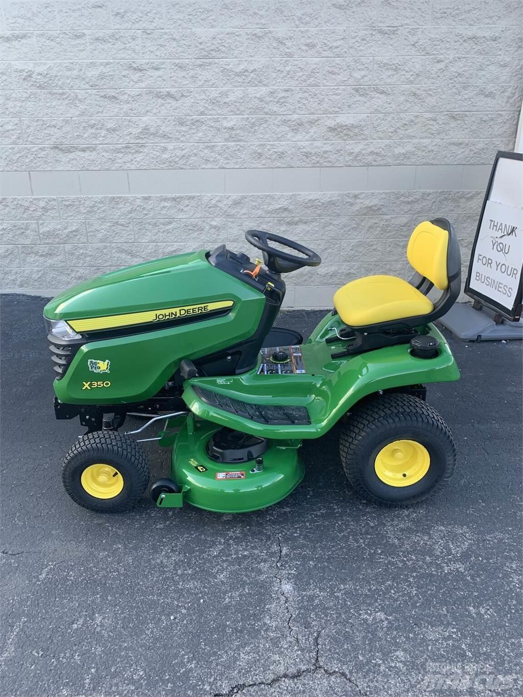 John Deere X350 Kompaktie traktori