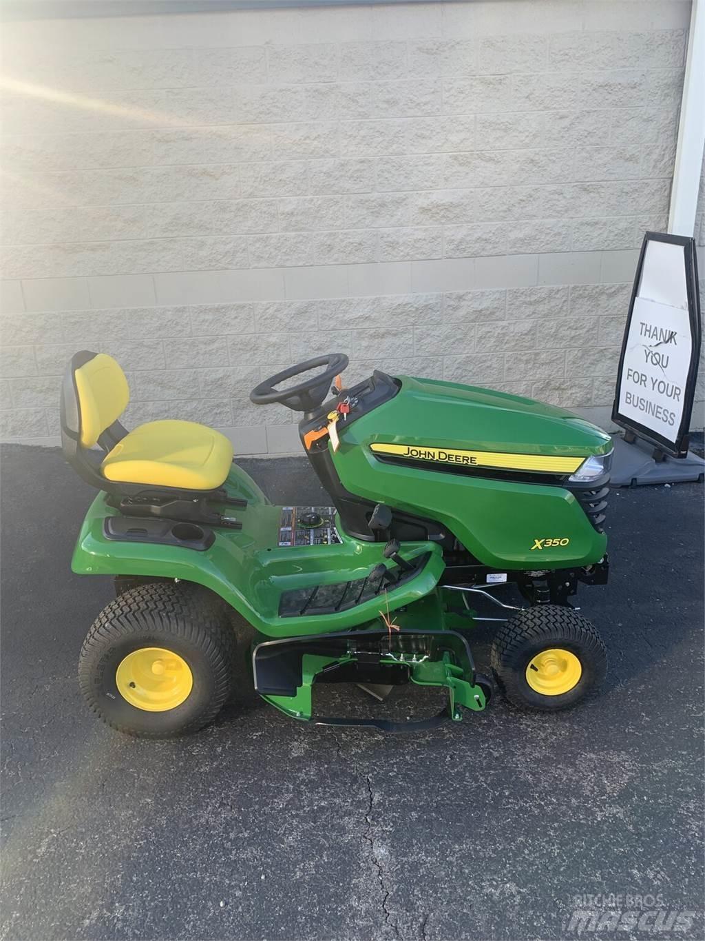 John Deere X350 Kompaktie traktori