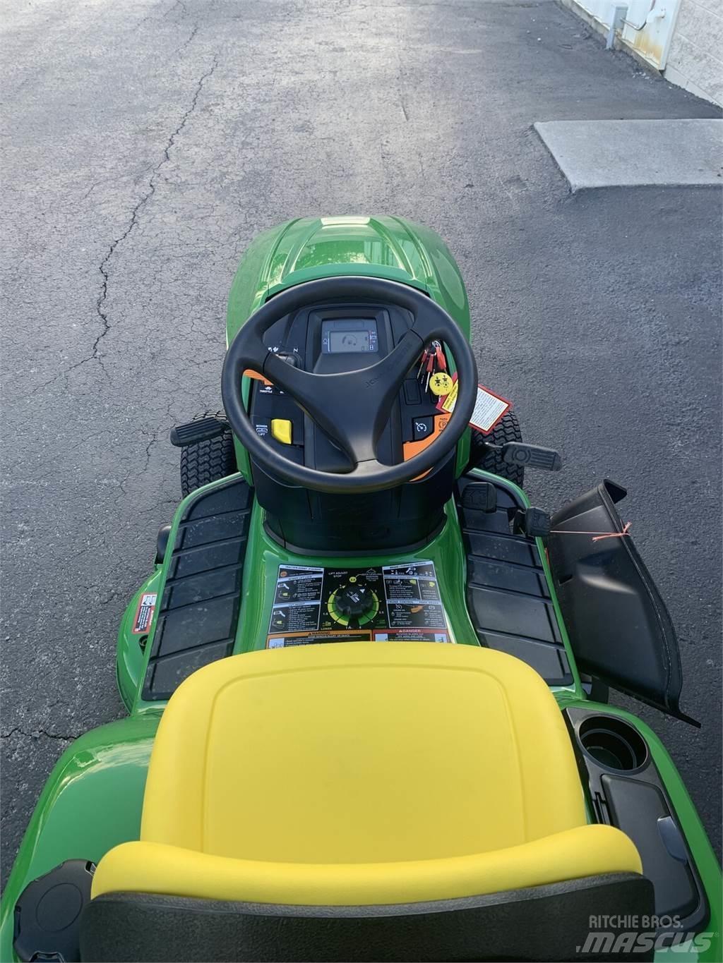 John Deere X350 Kompaktie traktori