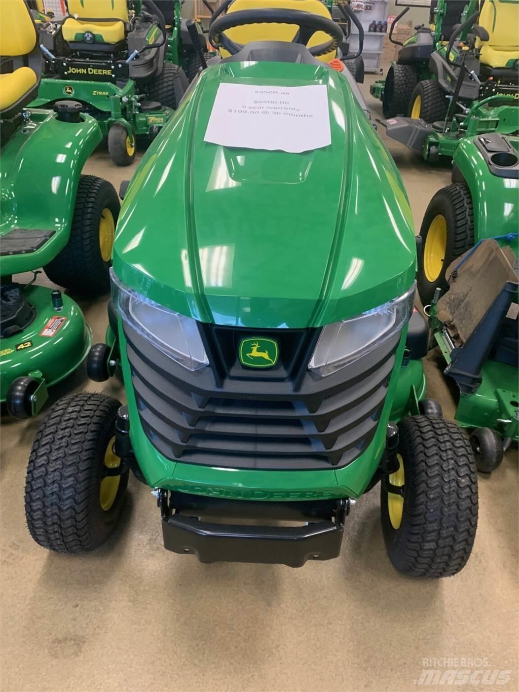 John Deere X350 Kompaktie traktori
