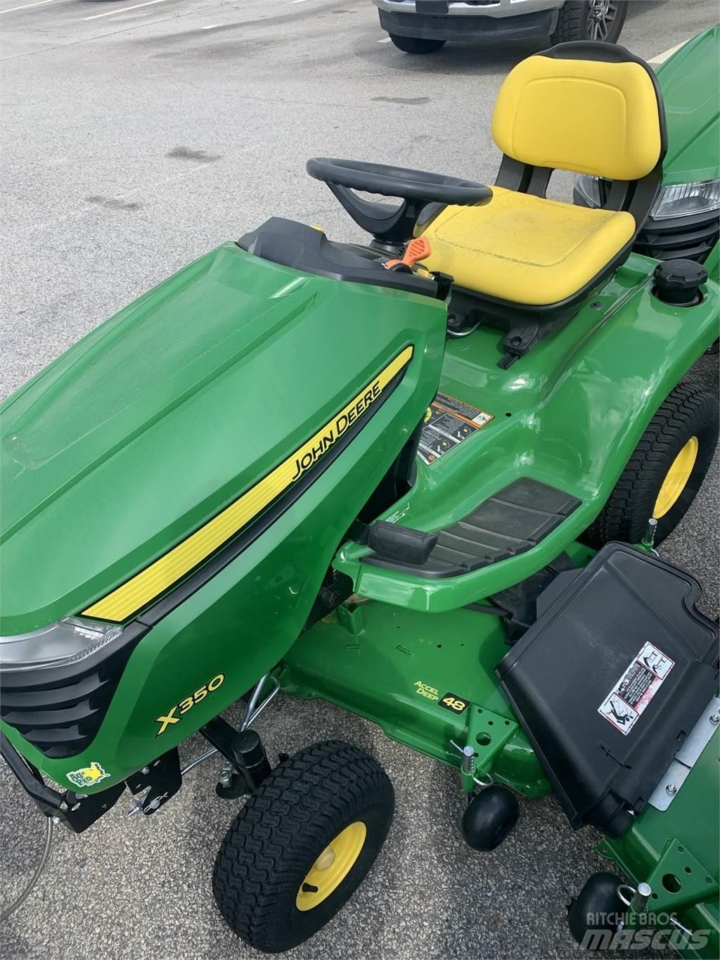 John Deere X350 Kompaktie traktori