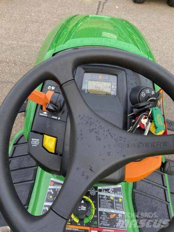 John Deere X350 Kompaktie traktori