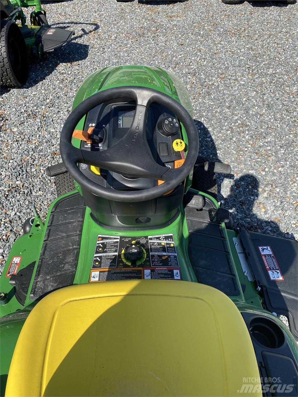 John Deere X350 Kompaktie traktori