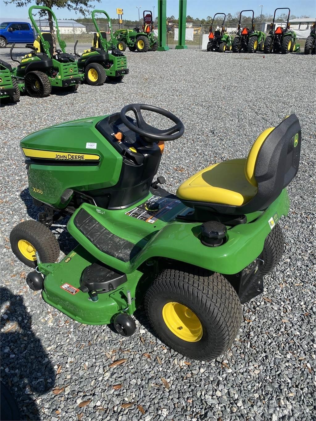 John Deere X350 Kompaktie traktori