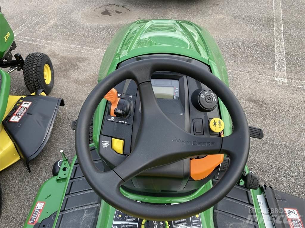 John Deere X350 Kompaktie traktori