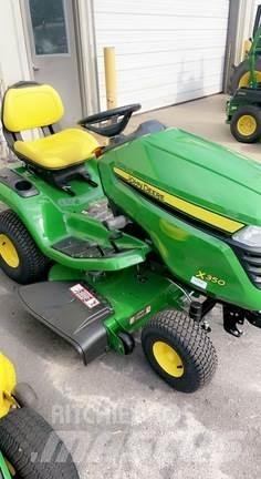 John Deere X350 Mauriņa traktors