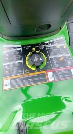 John Deere X350 Mauriņa traktors